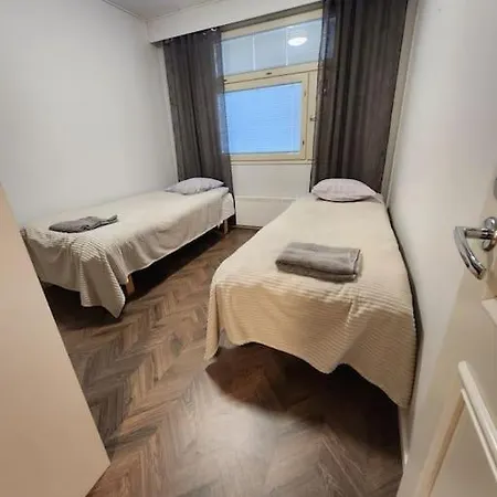 아파트 Rauhallinen Kolmio, Autokatospaikka