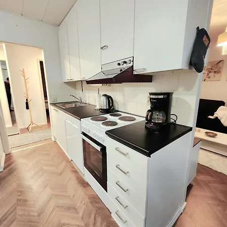 Rauhallinen Kolmio, Autokatospaikka